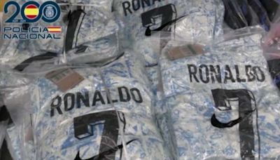 Polícia apreende 11 toneladas de camisas de futebol falsificadas