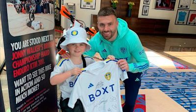 Leeds fanatic Fiontán thrilled to meet former NI hero Stuart Dallas ahead of play-off final