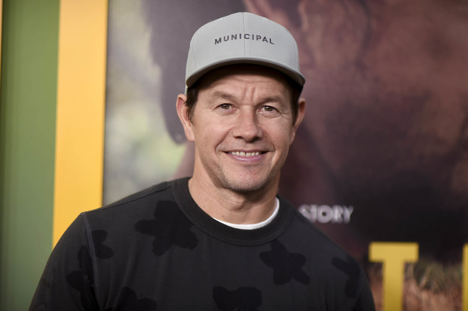 Mark Wahlberg is now doing 2 am workouts in new video: ‘Get a head start’