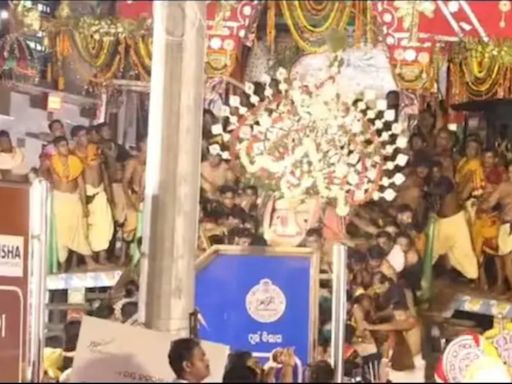 Puri Rath Yatra: Lord Balabhadra's Idol Falls On Servitors, 9 Injured