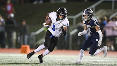 Quakertown wins again, tops CR North in football; Thomas continues to excel