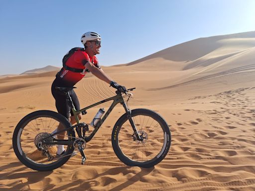 Jorge Lamiel saborea la victoria de etapa, Luisle reza en las dunas y sale airoso