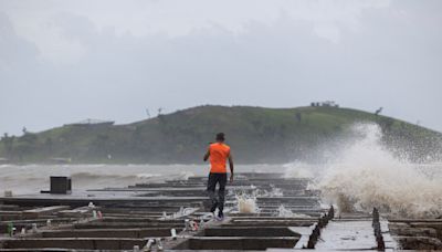 Hurricane Ernesto closes in on Bermuda as Category 2 storm: Live updates