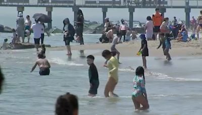 Beachgoers flock to Coney Island, Jersey Shore as summer-like weather hits Tri-State area