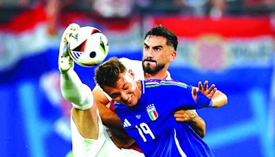 Zaccagni’s stoppage-time stunner sends Italy through to Euro last 16 - The Shillong Times