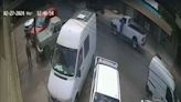 Violento robo en Mendoza: se colgó de su camioneta para que no se llevaran, cayó al piso y está en estado grave