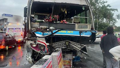 Speeding private bus knocks down two men at Karamadai near Coimbatore; one dies