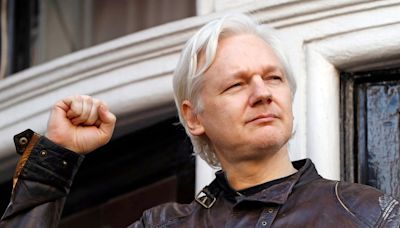 WikiLeaks' Julian Assange wins right to appeal U.S. extradition