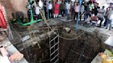 Derrumbe de estructura en templo indio mata a 11 personas
