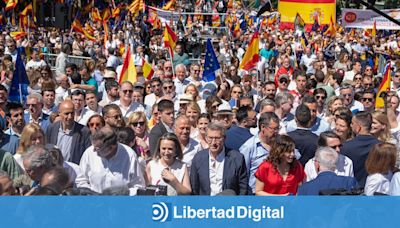 Feijóo reúne a miles de personas contra la amnistía y exige a Sánchez que convoque elecciones