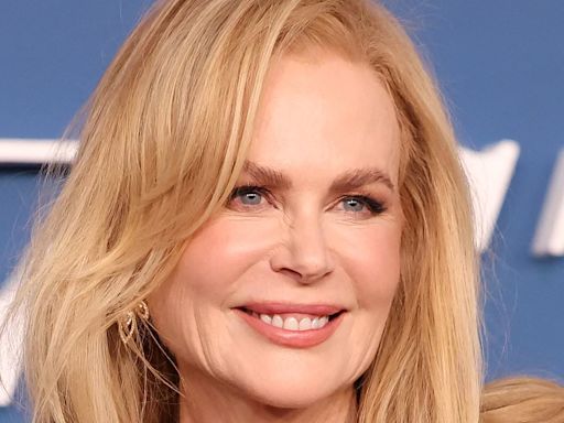 Plastic surgeons reveal how Nicole Kidman looks good at 57