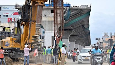 Flyover works cause traffic snarls near Hope College signal on Avinashi Road