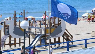 España suma este verano 747 banderas azules: el listado completo de las playas que la tienen