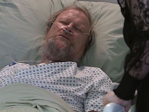 Coronation Street fans 'rumble' icon's return as Roy Cropper rushed to hospital