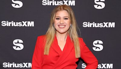 Kelly Clarkson Reportedly Put the Feelers Out for a Date With This A-list Actor