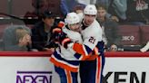 Nelson leads Isles to 4th straight win, 3-1 over Blackhawks