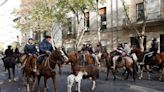 “Los convierten en chorizos”. Marchan a caballo para reclamar por el robo, muerte y faenado de 117 animales en menos de un año