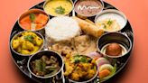 Veg thali gets dearer by 10 pc in June on onion, tomato price jump: Crisil - ET Retail