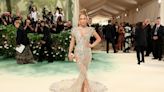 MET Gala: Jennifer Lopez usa vestido bordado em sua 14ª vez no evento; veja todos os looks