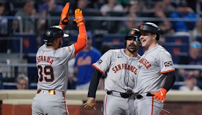 Giants overcome 3rd straight 4-run deficit on the road, hold off reeling Mets 8-7