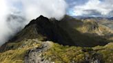 Hallan muertos a tres excursionistas en una montaña de Escocia