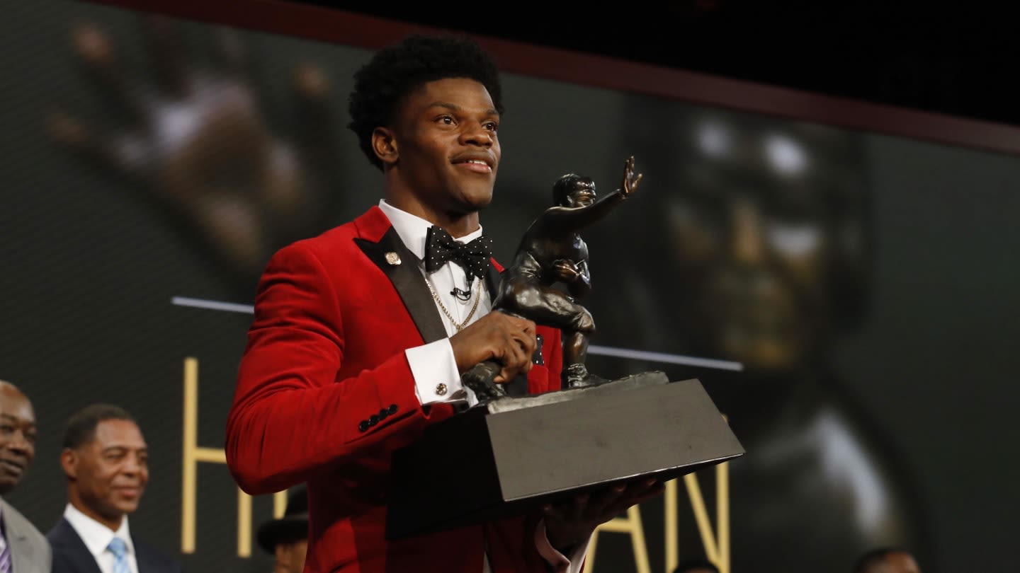 Lamar Jackson Named Among College Football's Top 25 Players of the 21st Century