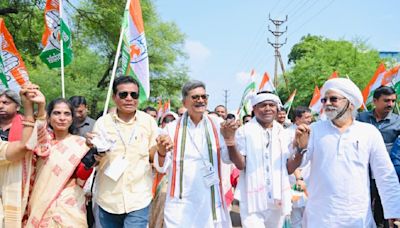 'Chhattisgarh Nyay Yatra' Of Congress Enters Dharsiwan Assembly Constituency On Day 4