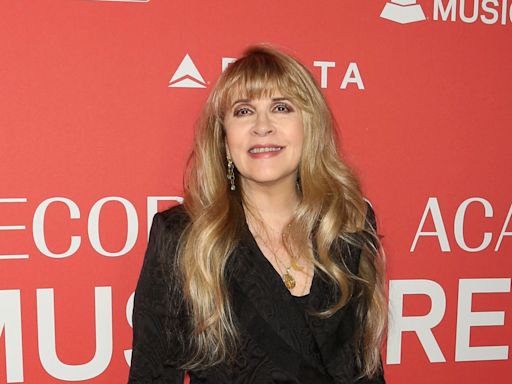 Stevie Nicks postpones Glasgow gig hours before show time following leg injury