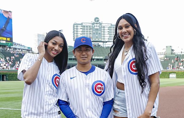 Chicago Cubs Emerging Ace Takes Picture with WNBA Superstars on Tuesday