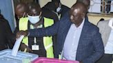 Las proyecciones dan ventaja electoral a Ruto a falta de los datos oficiales en Kenia