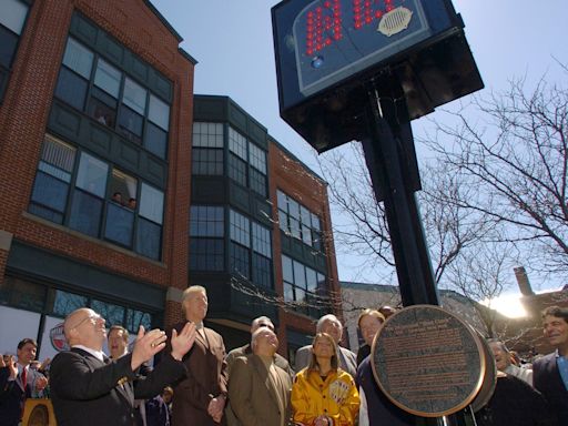 Bill Walton appreciated Syracuse's most famous contribution to basketball, the shot clock