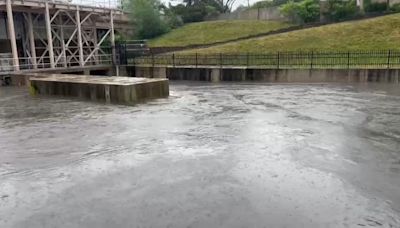 Alert issued, Chicago-area residents asked to delay showers, use less water ahead of severe storms