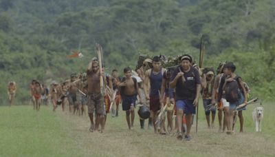 Documentário brasileiro 'A queda do céu' celebra vida dos yanomamis em Cannes