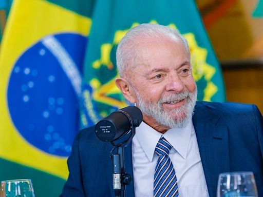 Lula defende política econômica, ironiza reação do mercado e diz que Brasil está em bom momento