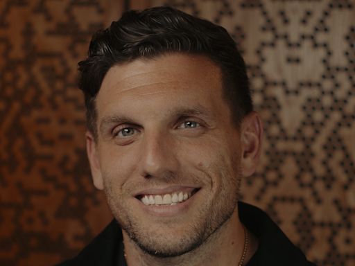 Comedian Chris Distefano’s Next Stand-Up Special Lands at Hulu (TV News Roundup)