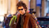 Timothée Chalamet luce irreconocible en primer tráiler de 'A Complete Unknow', biopic de Bob Dylan