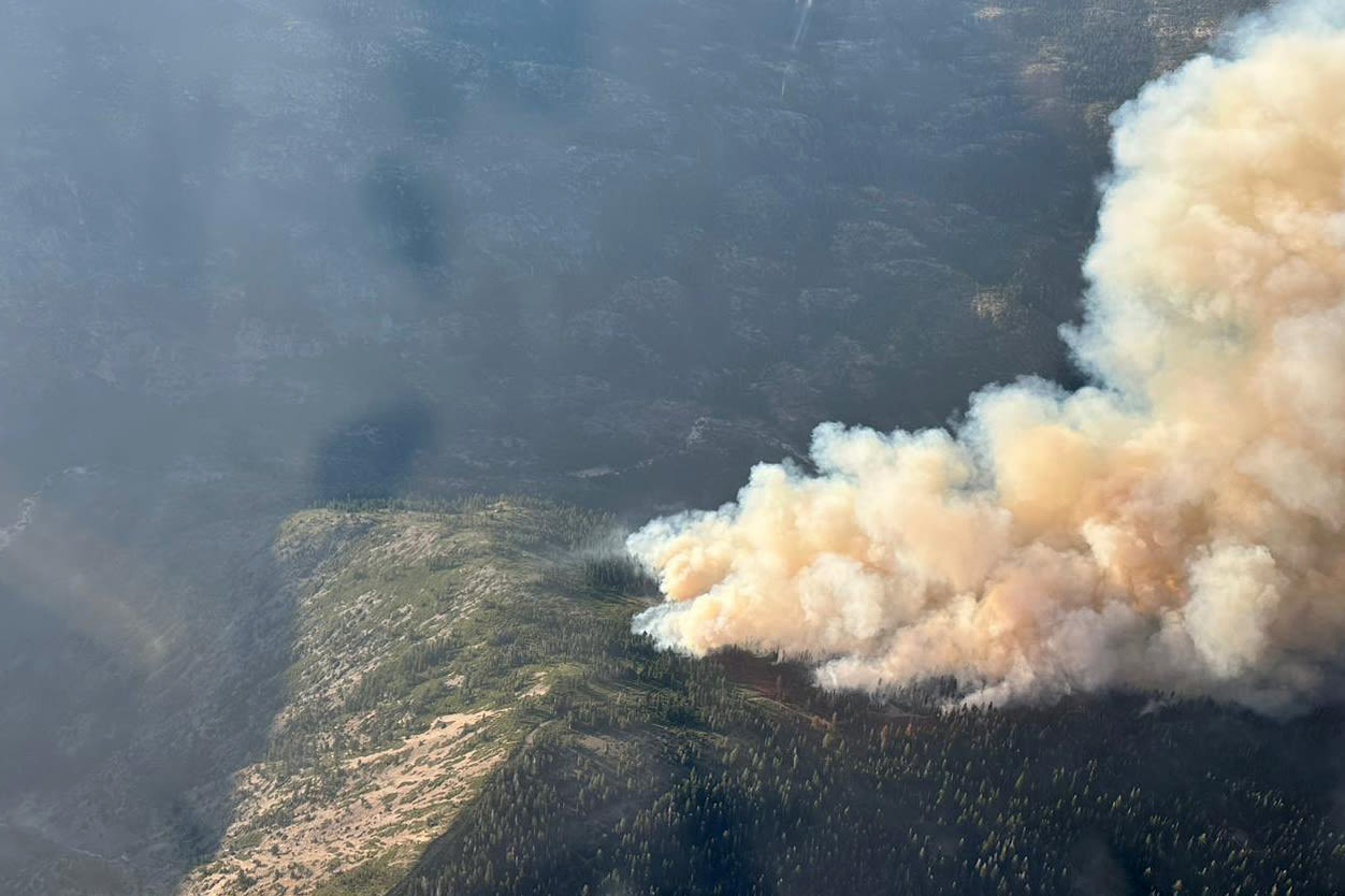 Fast-moving Royal Fire and increasing winds may spell smoke for Tahoe