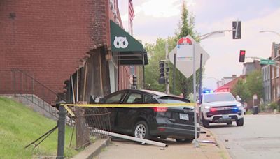 Gus’ Pretzel Shop reopens after being 'pretty beat up' in car crash