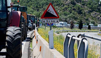Los agricultores españoles levantan los bloqueos en las autopistas y pasos fronterizos con Francia