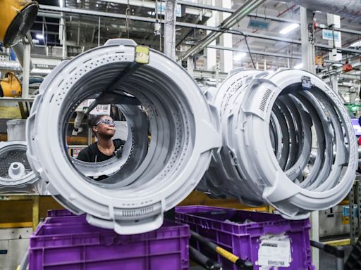 GE Appliances has created a Spanish-language washer and dryer. Here's how it works.