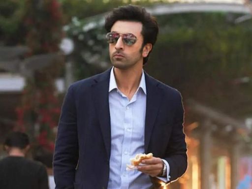 Ranbir Kapoor snapped as he steps out of clinic today | Hindi Movie News - Times of India