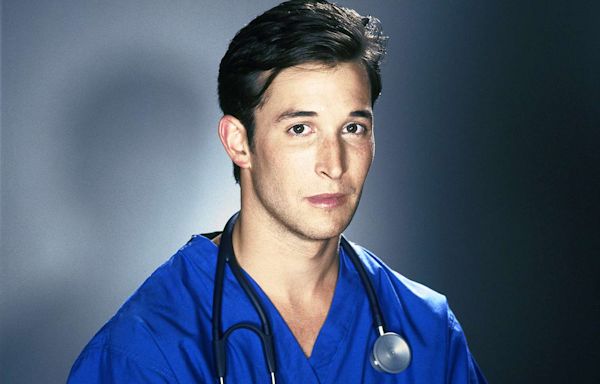 Noah Wyle Says His Nurse Mom Would Critique His “ER” Performance: 'Never Touch Your Face with Bloody Gloves!'