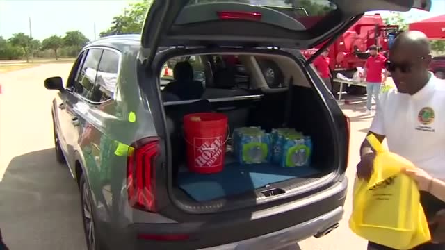 2024 hurricane season begins with supply distribution in Miami Gardens, storm preparedness event in Fort Lauderdale - WSVN 7News | Miami News, Weather, Sports | Fort Lauderdale