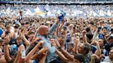 La marabunta blanquiazul invade el campo del Espanyol