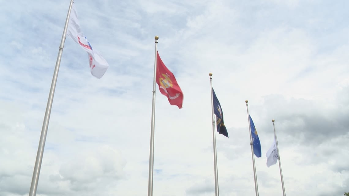 Memorial Day ceremony held in Clarence despite rain showers