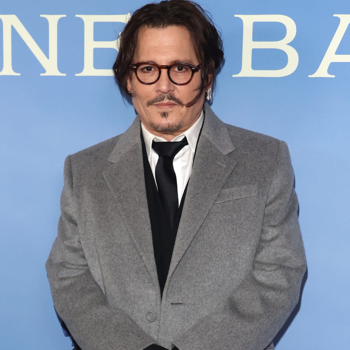 Johnny Depp Is Dating Model Yulia Vlasova