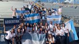 Mundial de lacrosse: las chicas argentinas cumplen el sueño de jugar por primera vez, pero hacen rifas, se pagan todo y hasta las aloja una familia