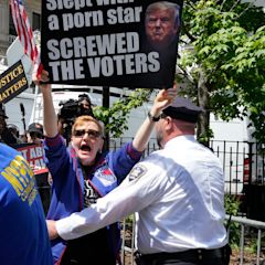 Hecklers Drown Out Trump’s Backers With Cowbells and Whistles