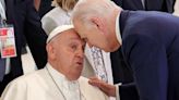 Biden apoya su frente sobre la del Papa Francisco en su visita al G7 en Italia - ELMUNDOTV