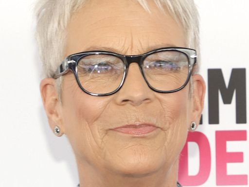 Jamie Lee Curtis applauds Donald Trump shooting photographer